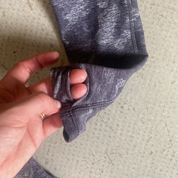 Lululemon Camoflague Tight Fit Hooded 6 - Picture 4 of 6